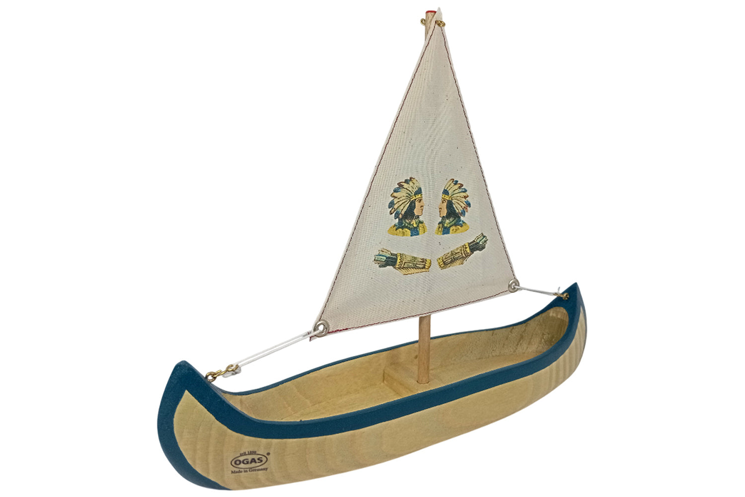 Ogas Indianerboot mit Segel hell