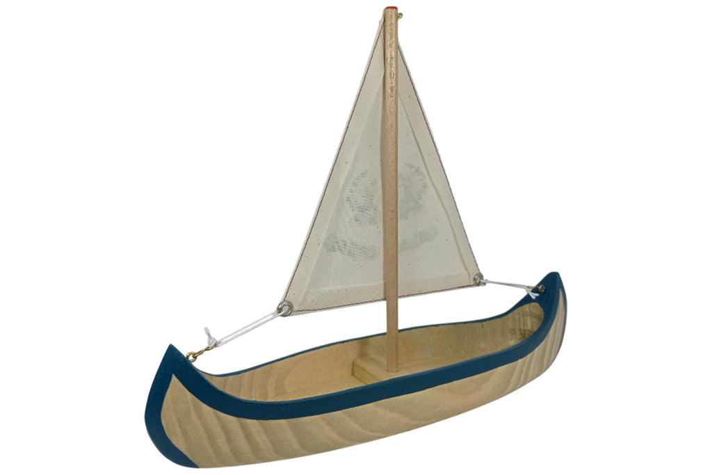 Ogas Indianerboot mit Segel hell