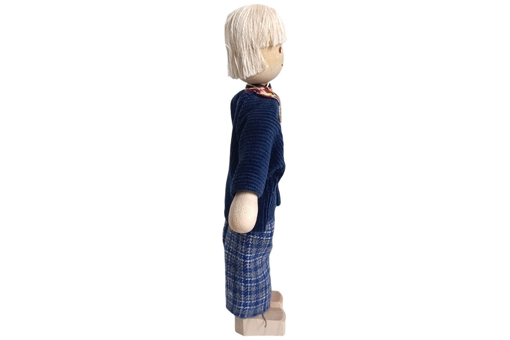 Anne Krebs Miniatur Puppe Opa, Strickjacke blau, Hose kariert, Haare weiss