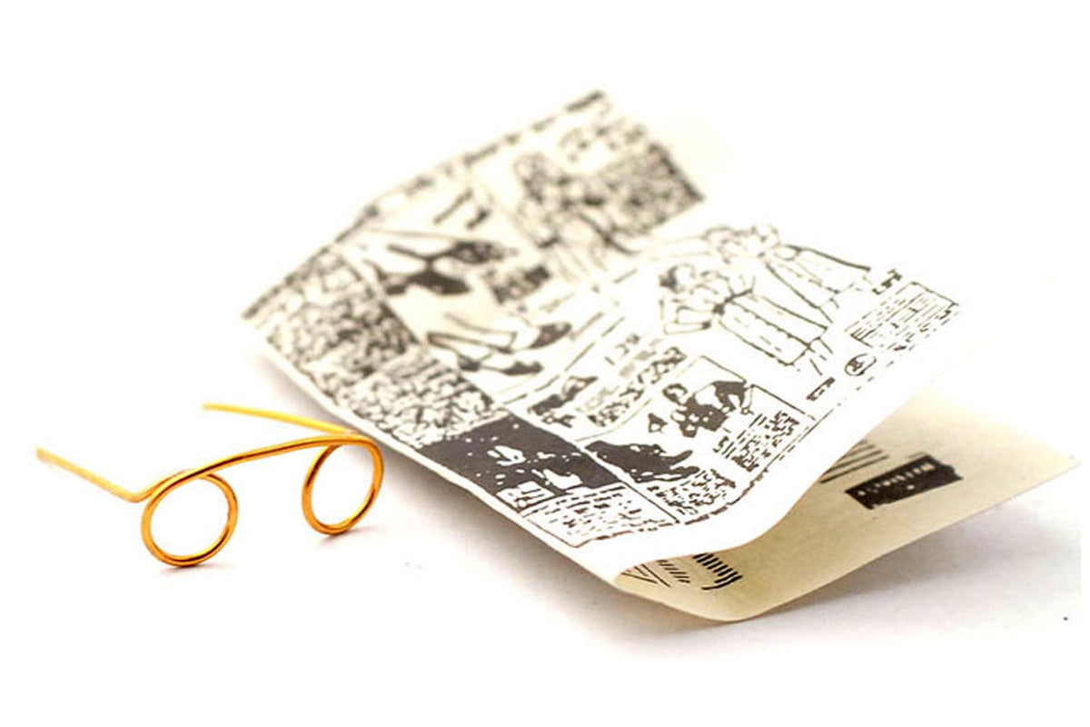 Dolls House Miniatur Zeitung und Brille