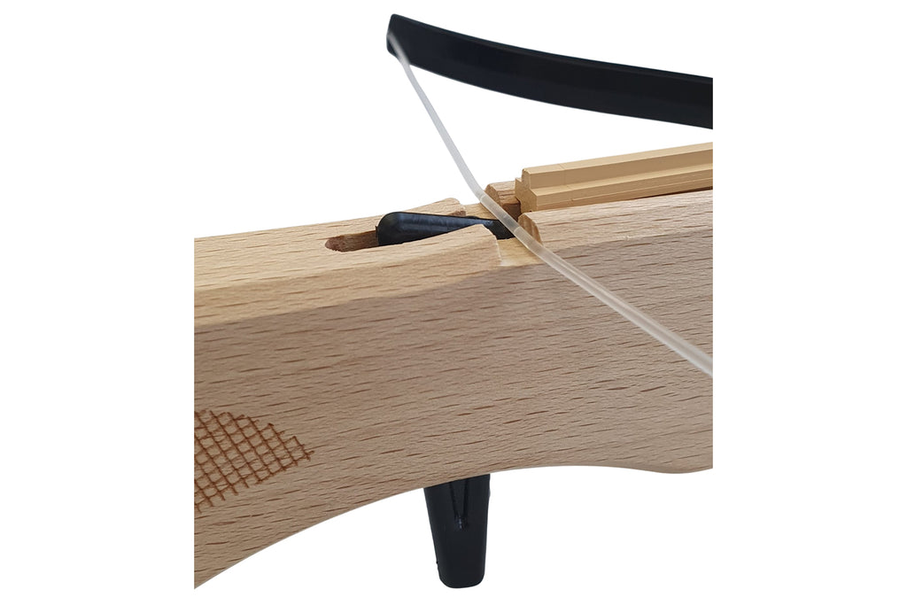 Adlerschießen mit Armbrust und Pfeilen