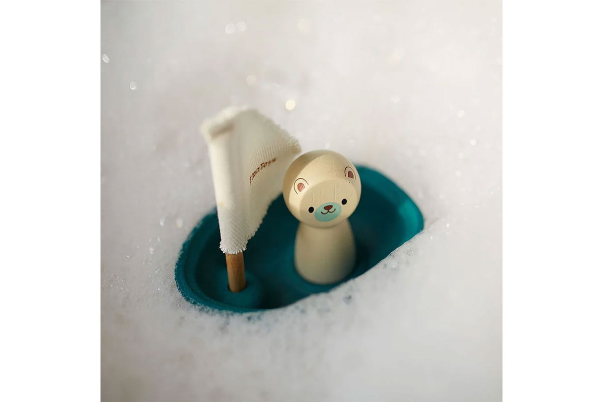 PlanToys Segelboot Eisbär
