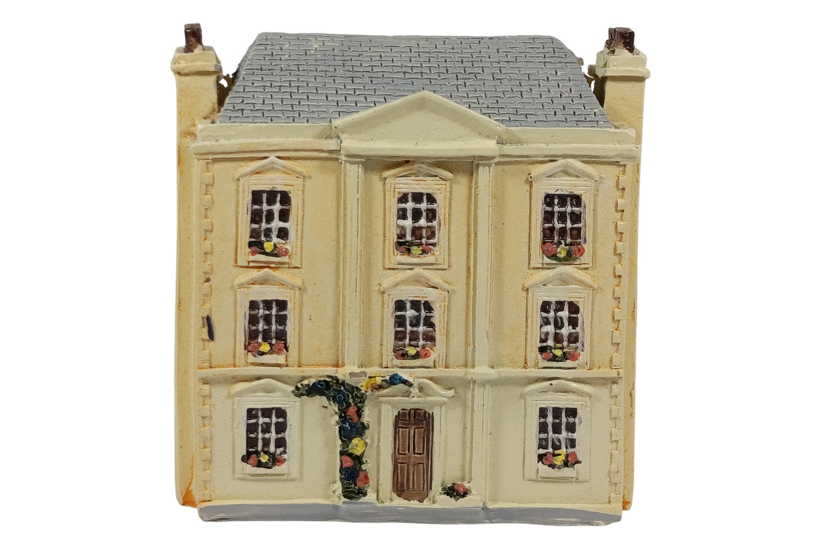 Dolls House Miniatur Puppenhaus Montgommery