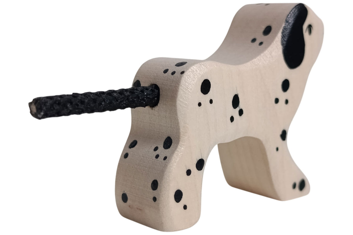 Holztiger Dalmatiner stehend klein