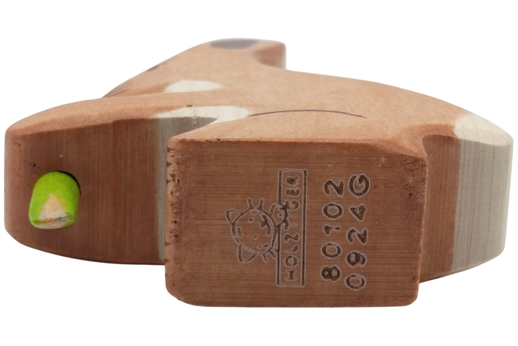 Holztiger Hase mit Karotte