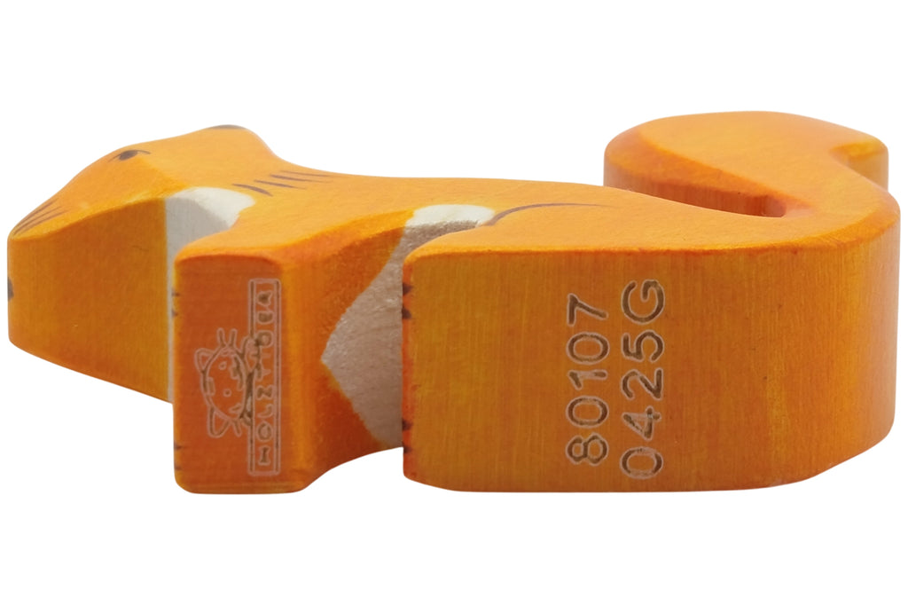 Holztiger Eichhörnchen orange stehend