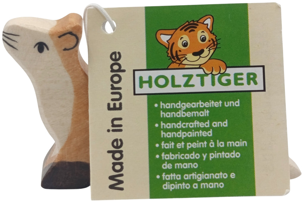 Holztiger Marder Kopf nach oben
