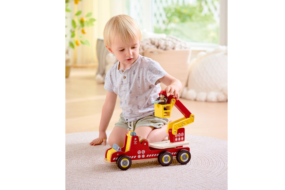 Hape Feuerwehr mit Sirene und Blaulicht