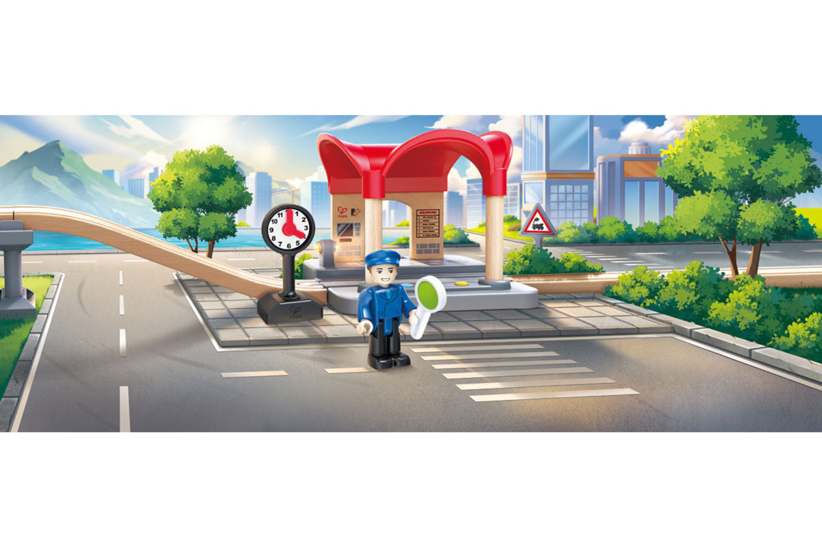 Hape Bahnhof mit Durchsagefunktion